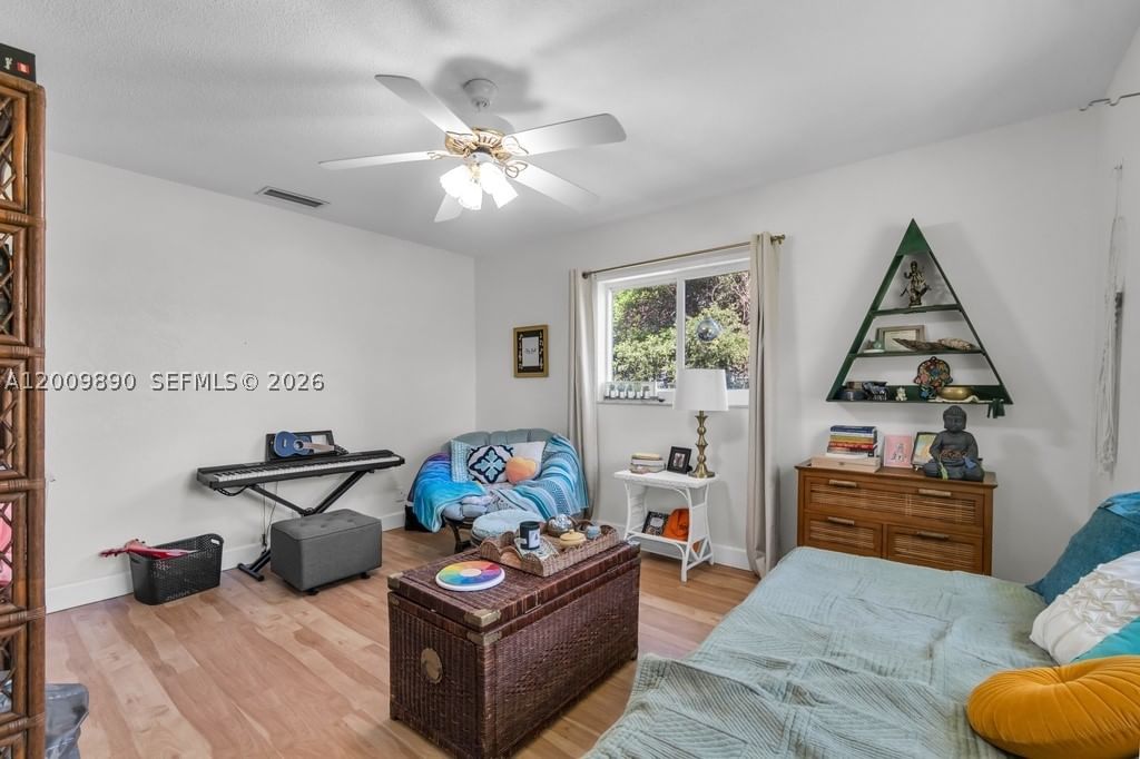 Real estate property located at 620 Lake Dasha Cir, Broward, Jacaranda Area 12, Plantation, FL