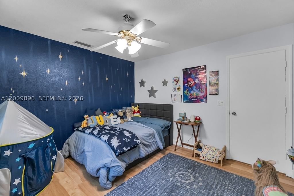 Real estate property located at 620 Lake Dasha Cir, Broward, Jacaranda Area 12, Plantation, FL