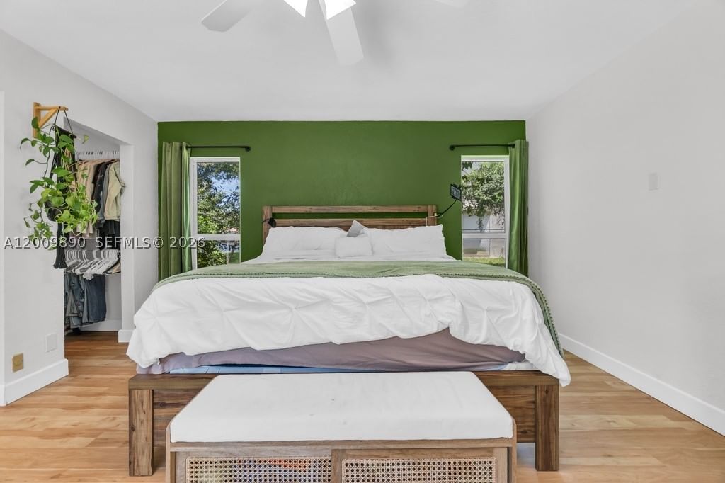 Real estate property located at 620 Lake Dasha Cir, Broward, Jacaranda Area 12, Plantation, FL