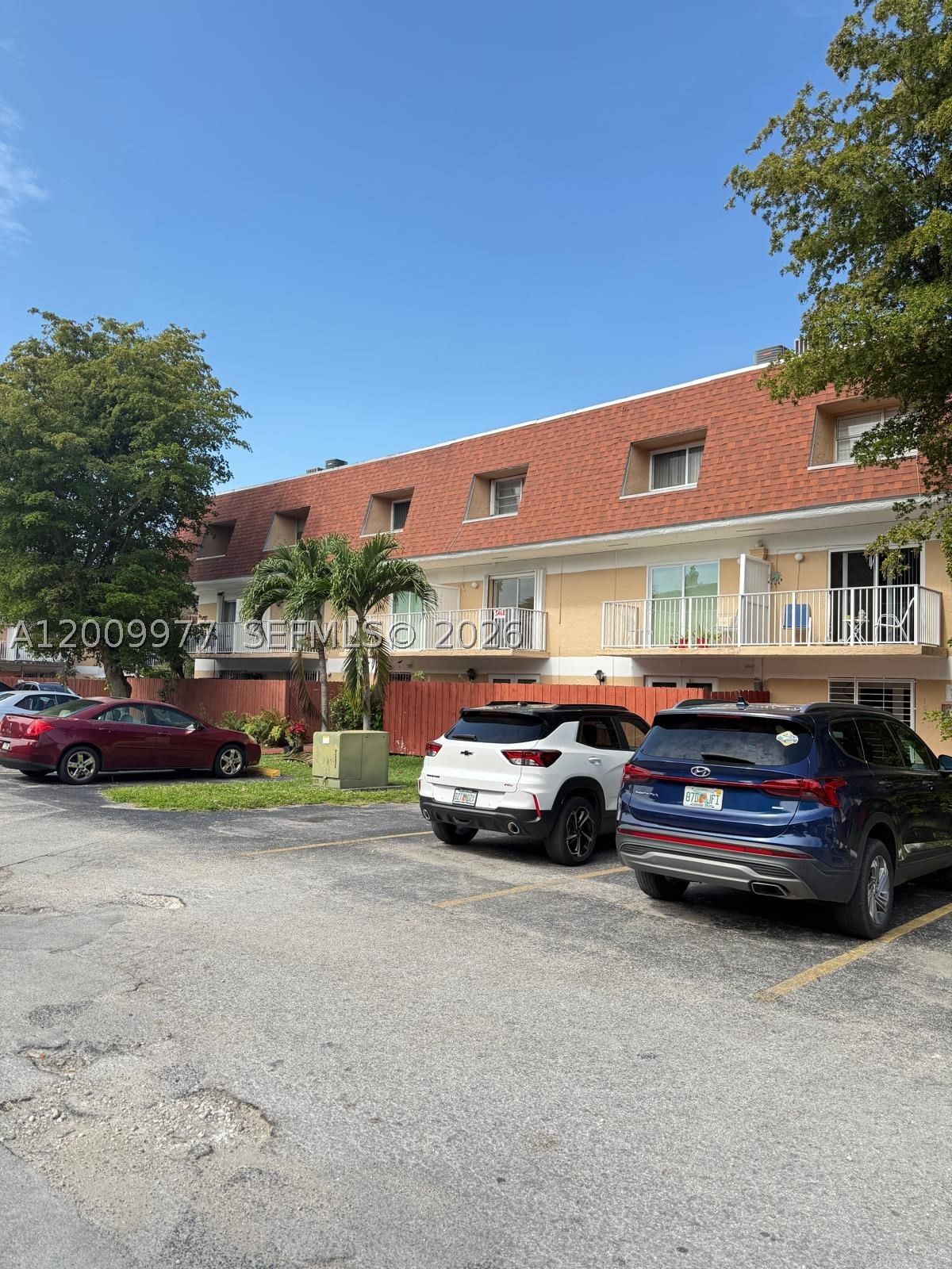 Real estate property located at 260 107th Ave #204, Miami-dade, Laguna Club East Condo, Miami, FL