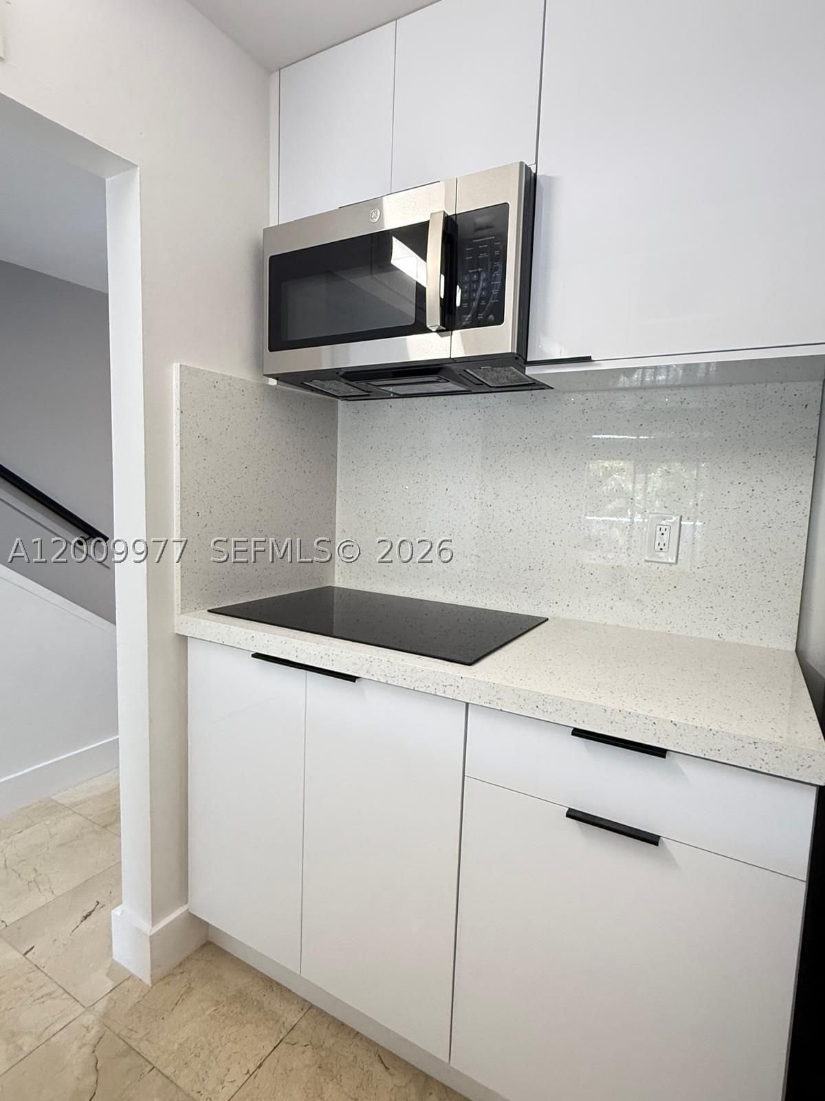 Real estate property located at 260 107th Ave #204, Miami-dade, Laguna Club East Condo, Miami, FL