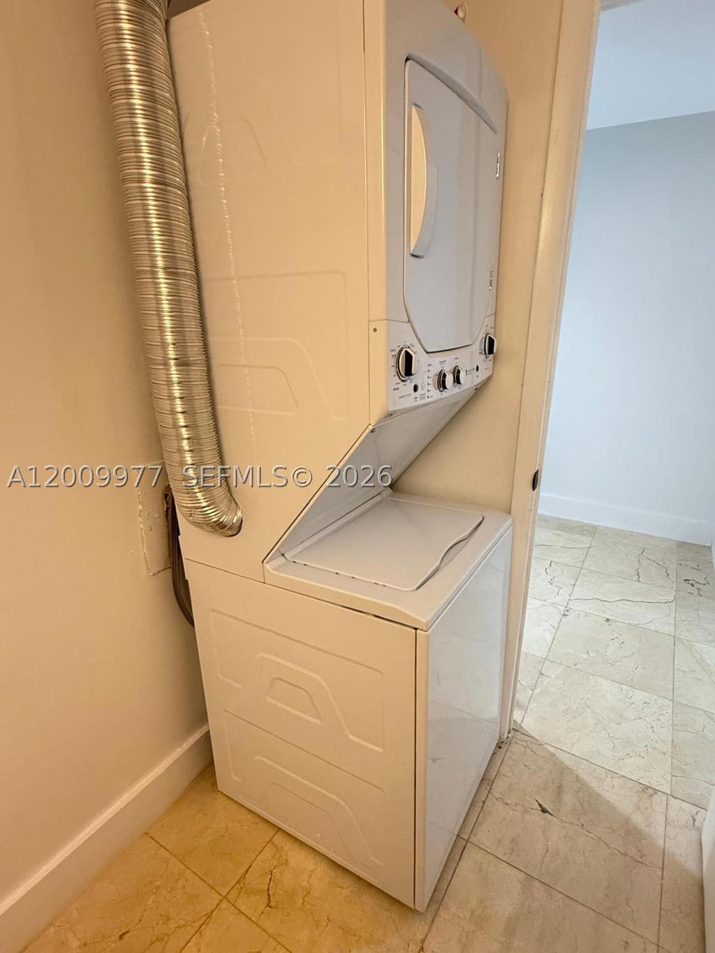 Real estate property located at 260 107th Ave #204, Miami-dade, Laguna Club East Condo, Miami, FL