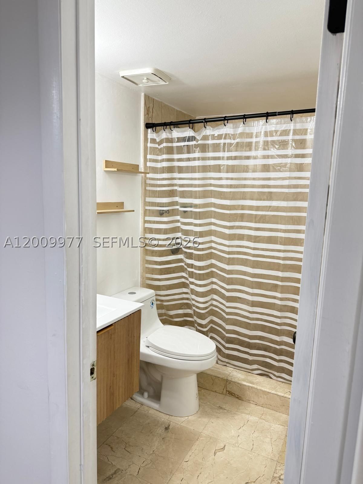 Real estate property located at 260 107th Ave #204, Miami-dade, Laguna Club East Condo, Miami, FL