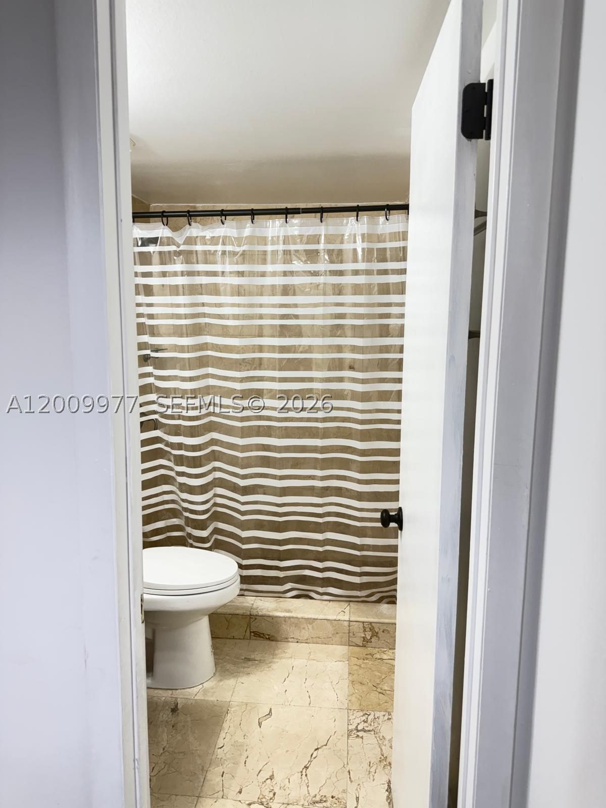 Real estate property located at 260 107th Ave #204, Miami-dade, Laguna Club East Condo, Miami, FL