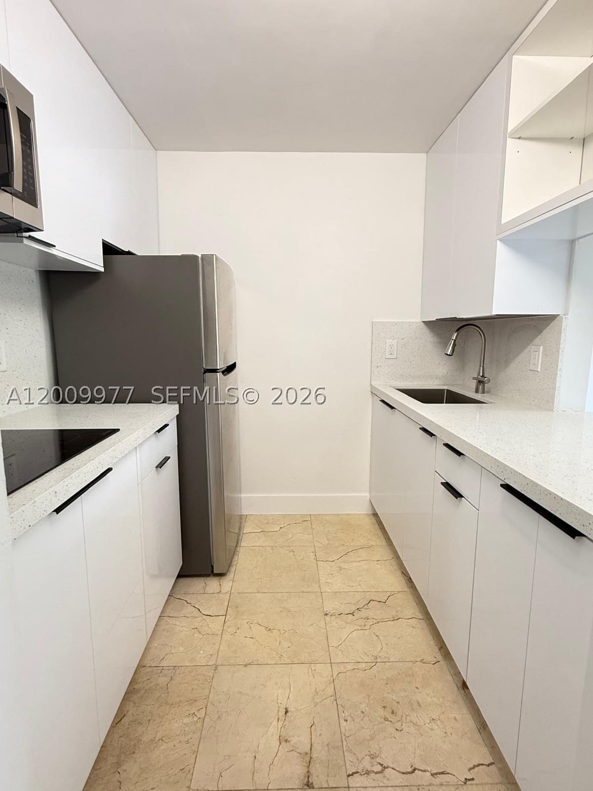 Real estate property located at 260 107th Ave #204, Miami-dade, Laguna Club East Condo, Miami, FL