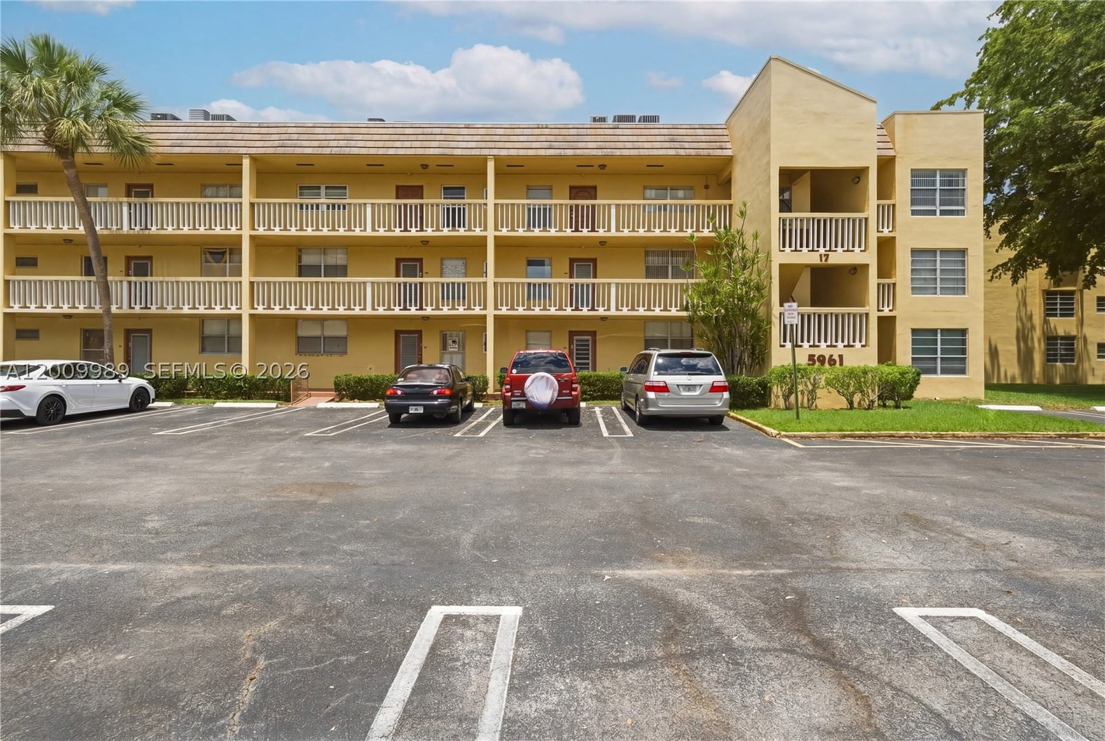 Real estate property located at 5961 61st Ave #111, Broward, Bermuda Club Six Condo, Tamarac, FL