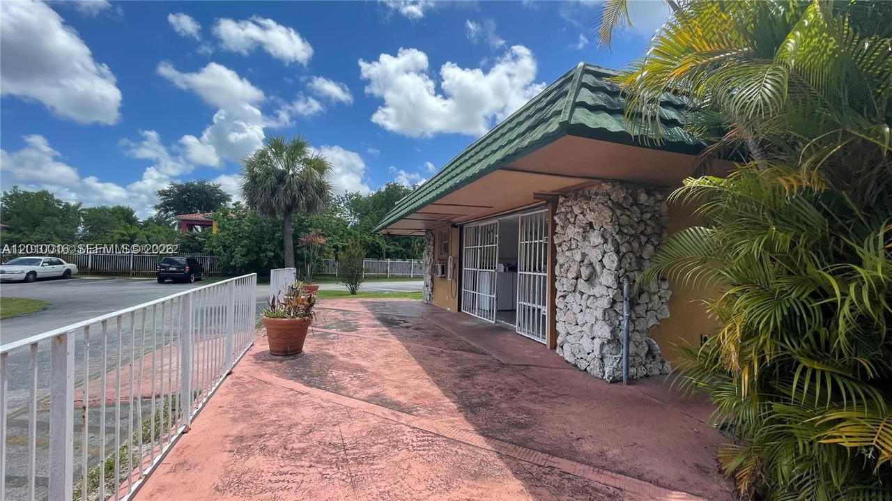 Real estate property located at 271 177th St B-104, Miami-dade, New Worrld Condo Apts Iii, Miami Gardens, FL