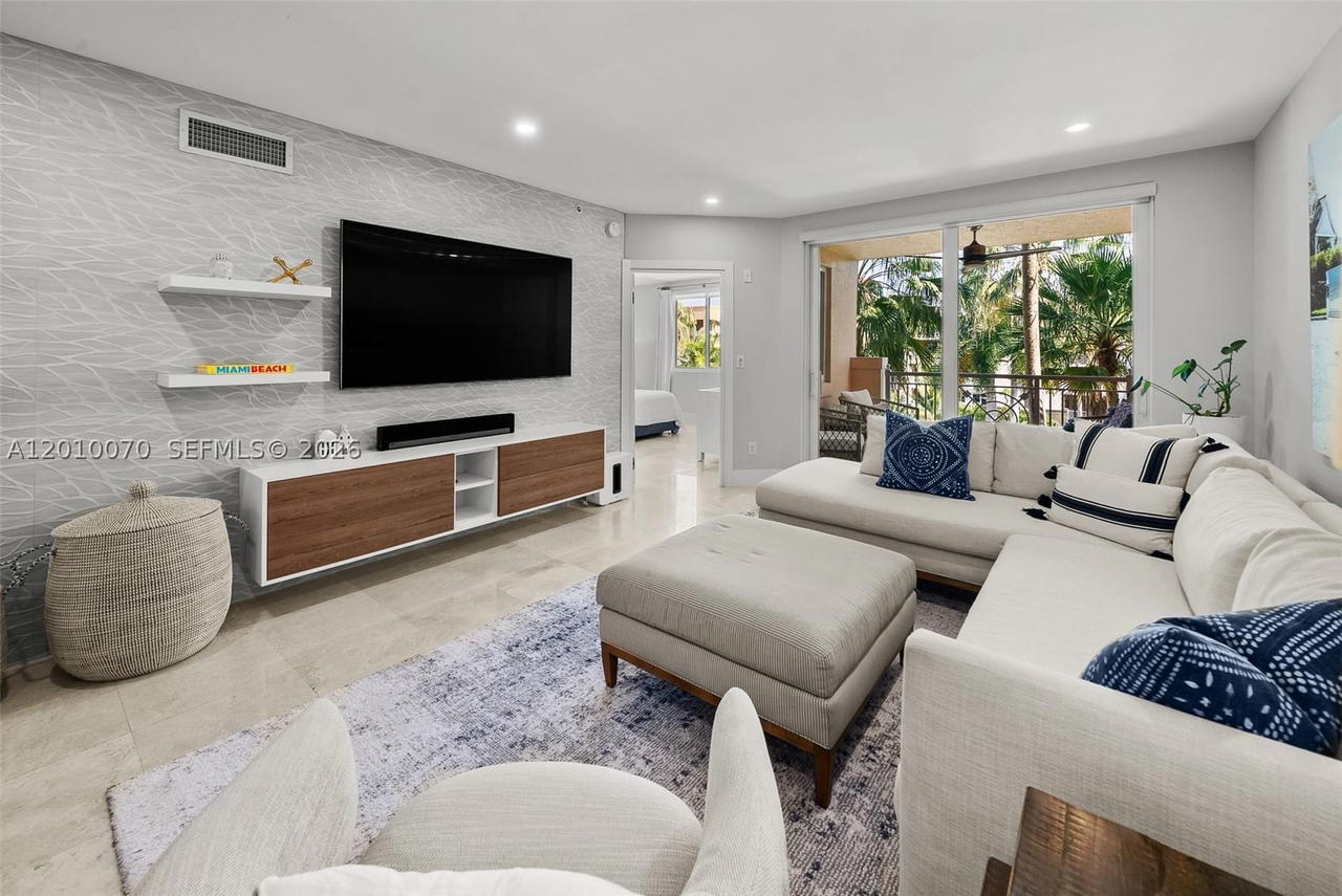Real estate property located at 100 Meridian Ave #233, Miami-dade, The Courts At South Beach, Miami Beach, FL