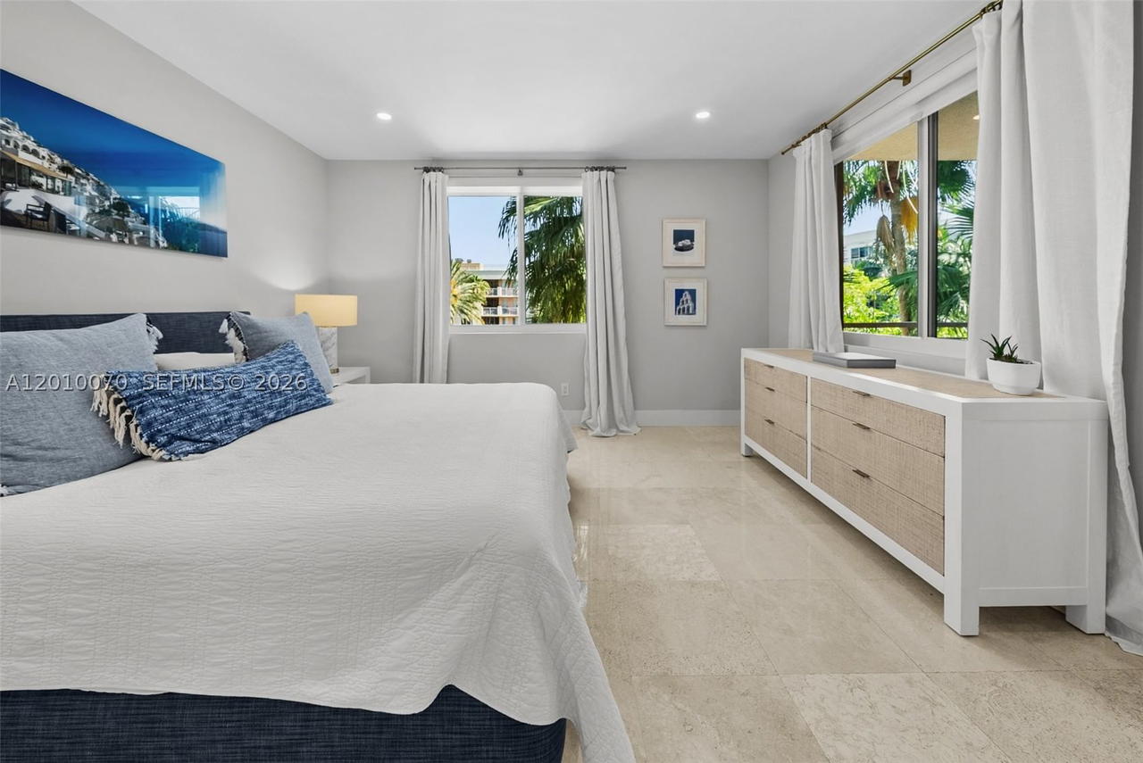 Real estate property located at 100 Meridian Ave #233, Miami-dade, The Courts At South Beach, Miami Beach, FL