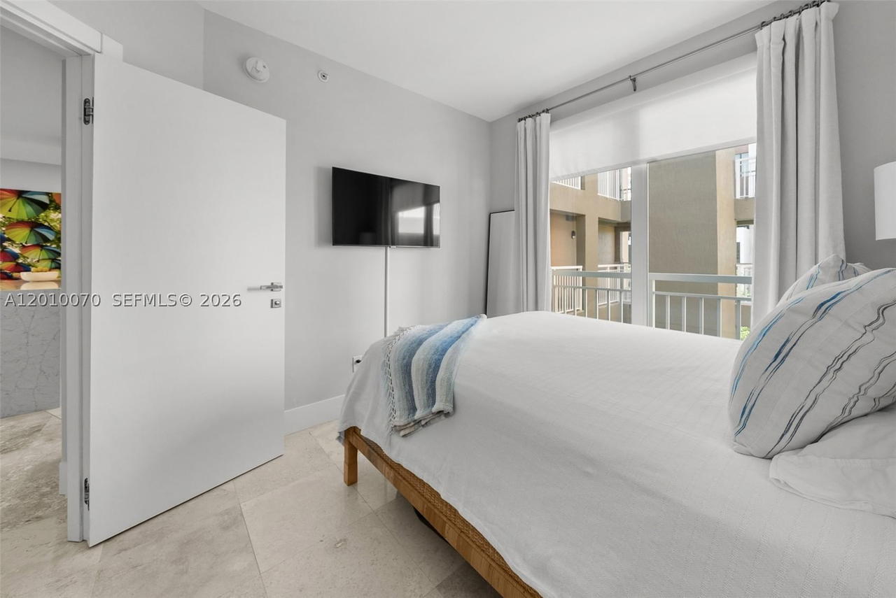 Real estate property located at 100 Meridian Ave #233, Miami-dade, The Courts At South Beach, Miami Beach, FL