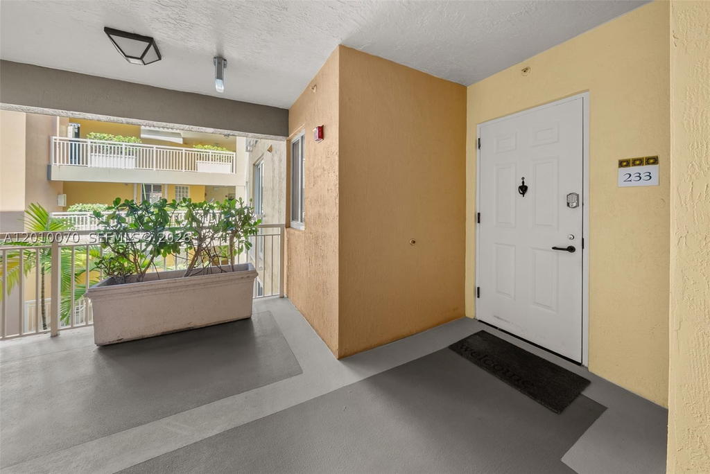 Real estate property located at 100 Meridian Ave #233, Miami-dade, The Courts At South Beach, Miami Beach, FL