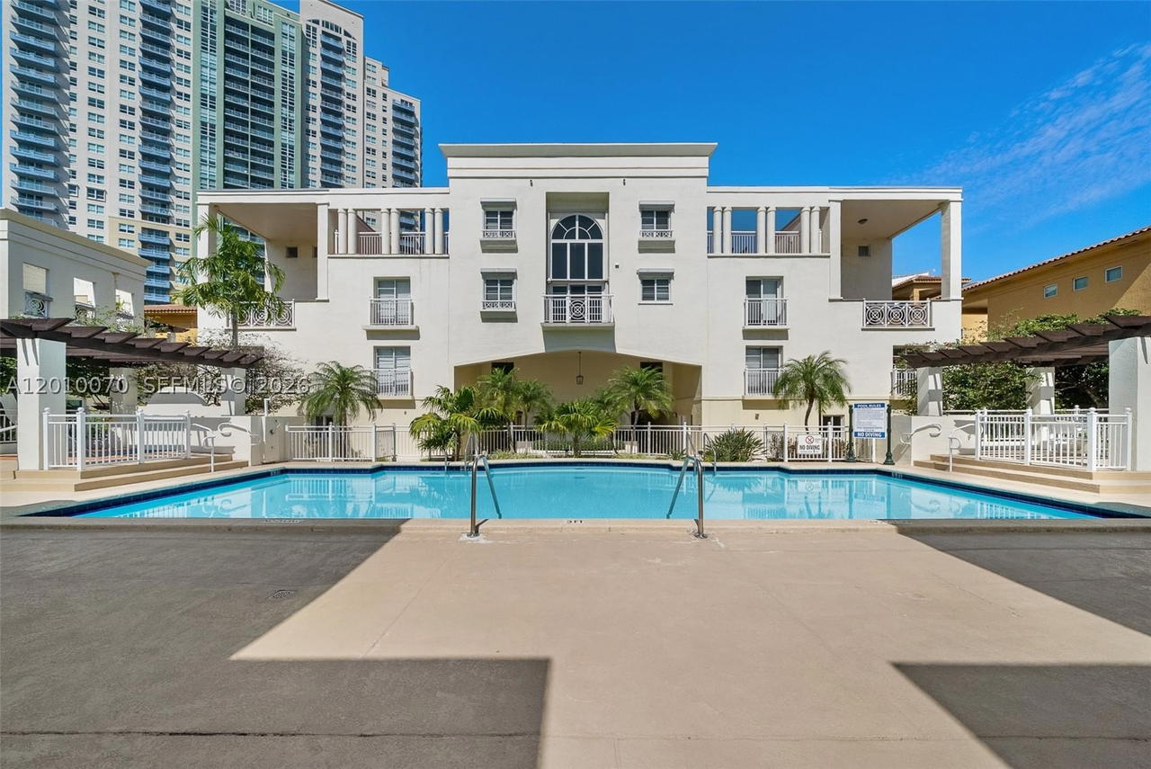 Real estate property located at 100 Meridian Ave #233, Miami-dade, The Courts At South Beach, Miami Beach, FL