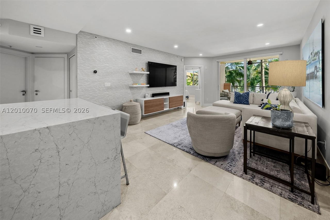 Real estate property located at 100 Meridian Ave #233, Miami-dade, The Courts At South Beach, Miami Beach, FL