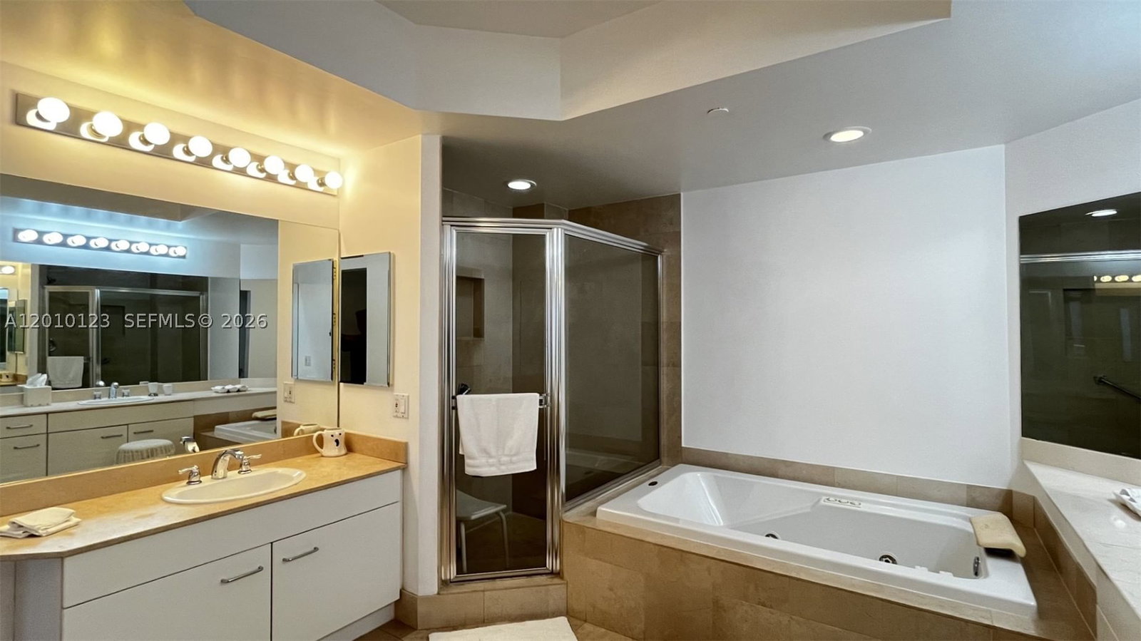 Real estate property located at 21150 Point Pl #1202, Miami-dade, Atlantic Ii At The Point, Aventura, FL