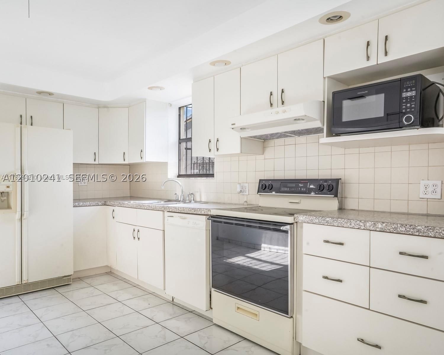 Real estate property located at 5629 7th St, Miami-dade, Tamiami Highlands, Miami, FL