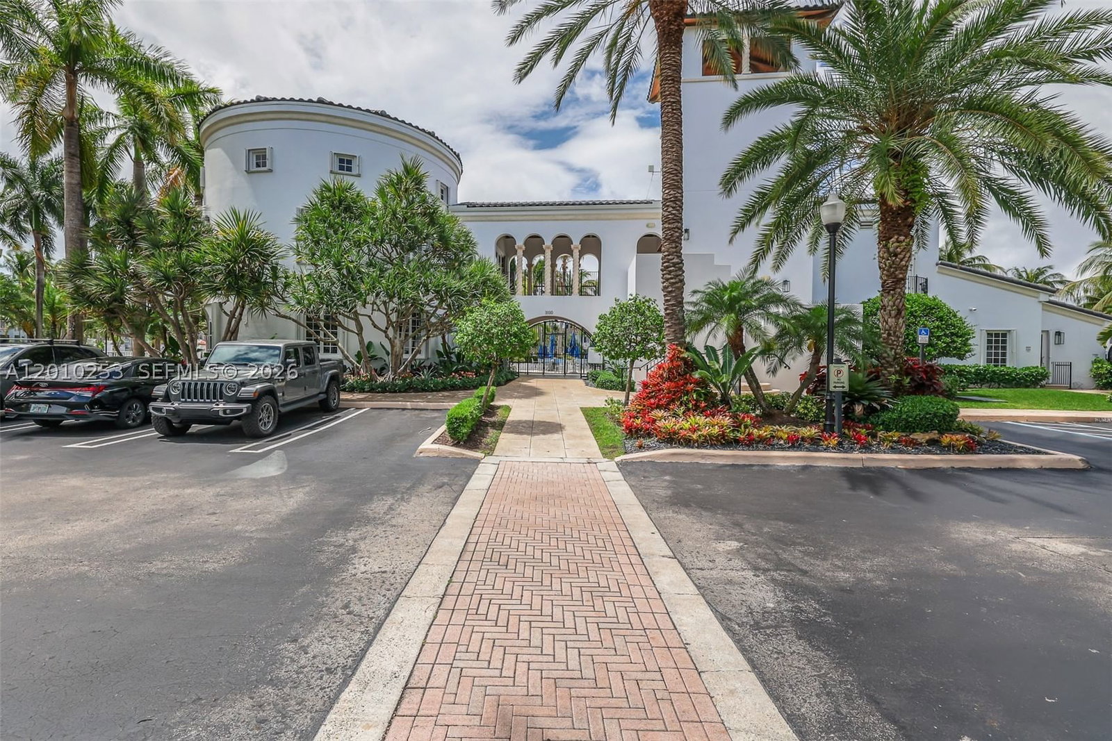 Real estate property located at 20990 30th Pl, Miami-dade, Aventura Lakes Phase 1, Aventura, FL
