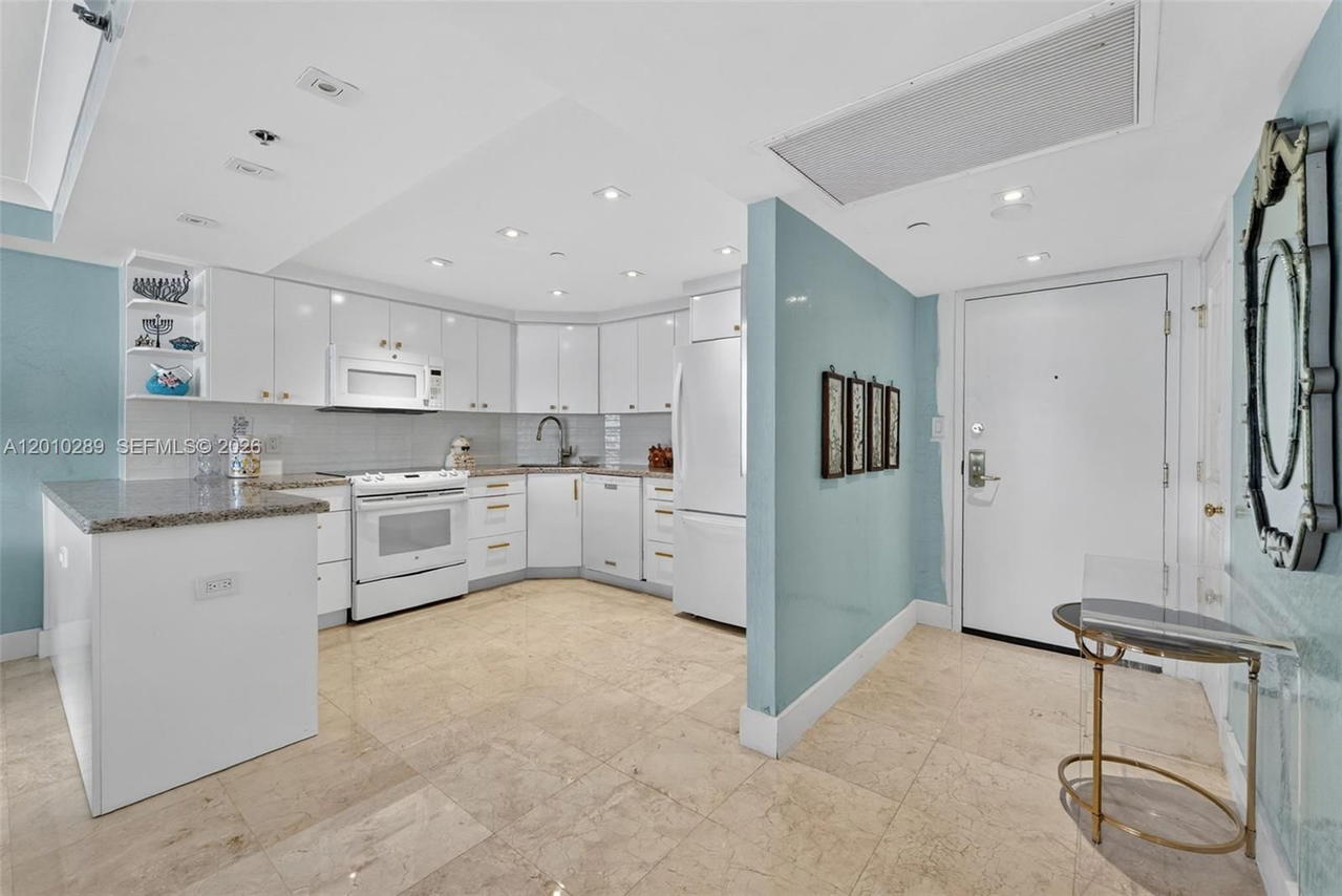 Real estate property located at 5225 Collins Ave #1519, Miami-dade, The Alexander Condo, Miami Beach, FL
