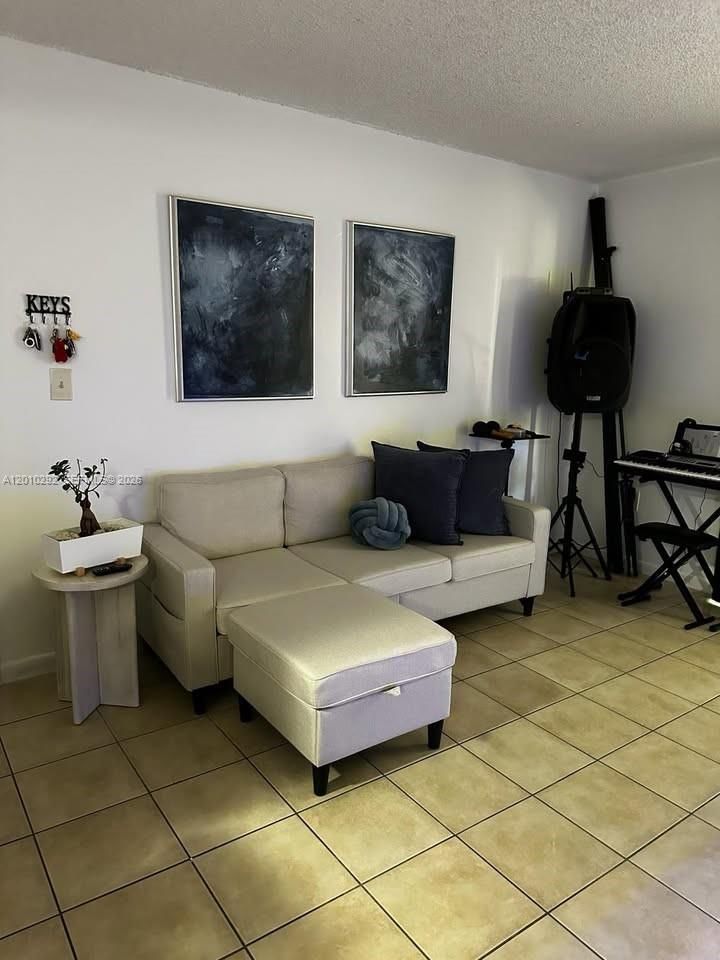 Real estate property located at 7220 179th St #111, Miami-dade, Villa Bellini Condo, Hialeah, FL