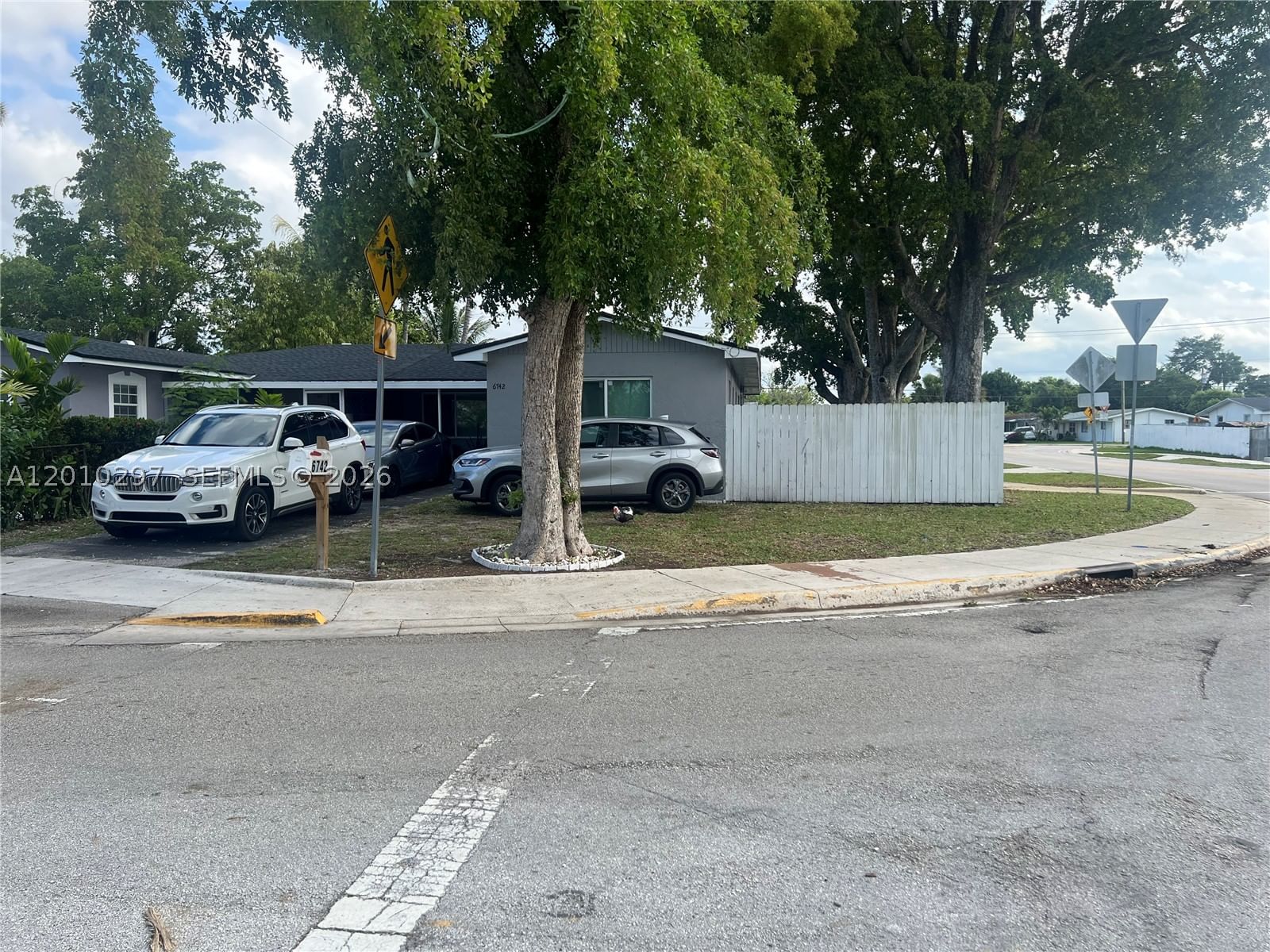 Real estate property located at 6742 18th Ct, Broward, Broadview Country Club, North Lauderdale, FL