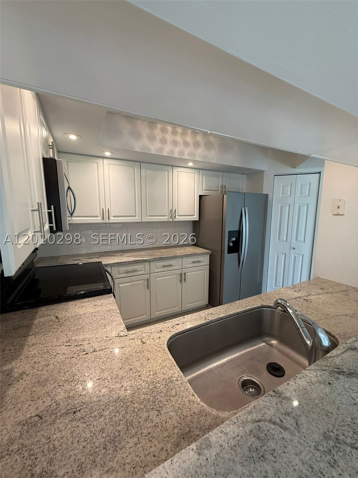 Real estate property located at 1300 125th Ave #404K, Broward, Cambridge At Century Vill, Pembroke Pines, FL