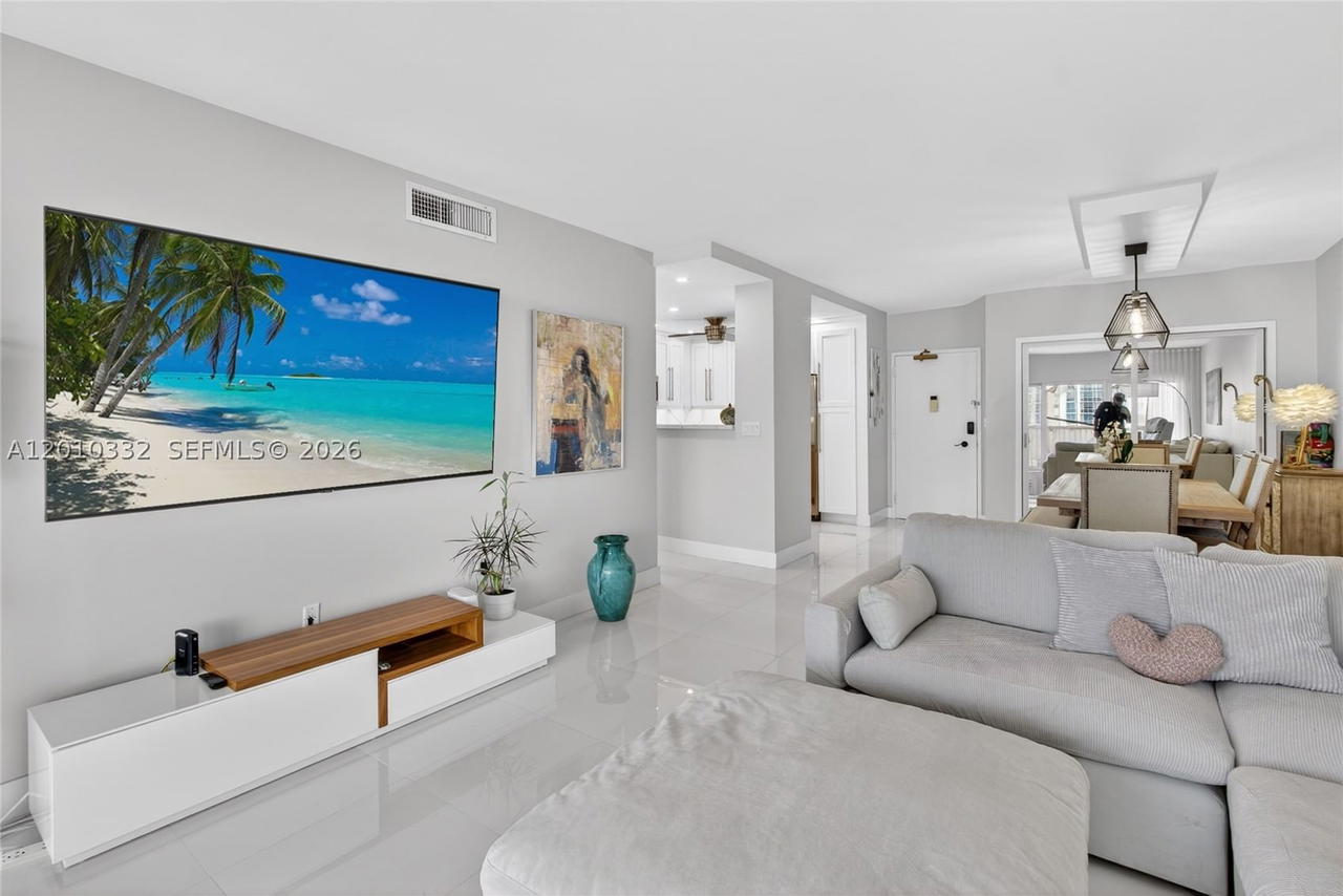 Real estate property located at 1985 Ocean Dr #22H, Broward, Hemispheres Condo, Hallandale Beach, FL