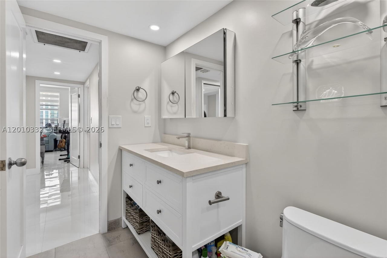 Real estate property located at 1985 Ocean Dr #22H, Broward, Hemispheres Condo, Hallandale Beach, FL