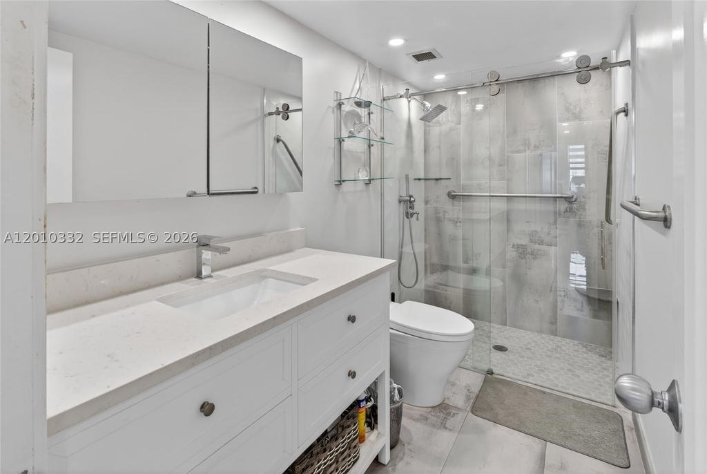 Real estate property located at 1985 Ocean Dr #22H, Broward, Hemispheres Condo, Hallandale Beach, FL