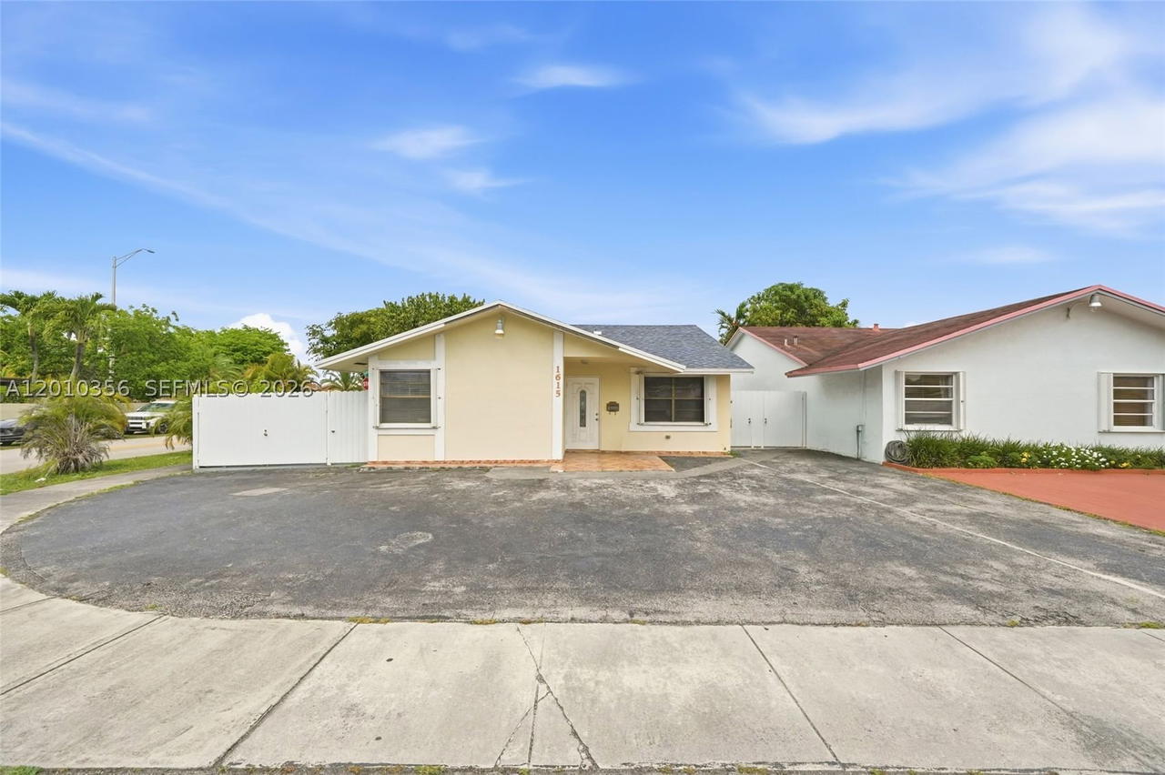 Real estate property located at 1615 137th Pl, Miami-dade, Irenca Sub, Miami, FL