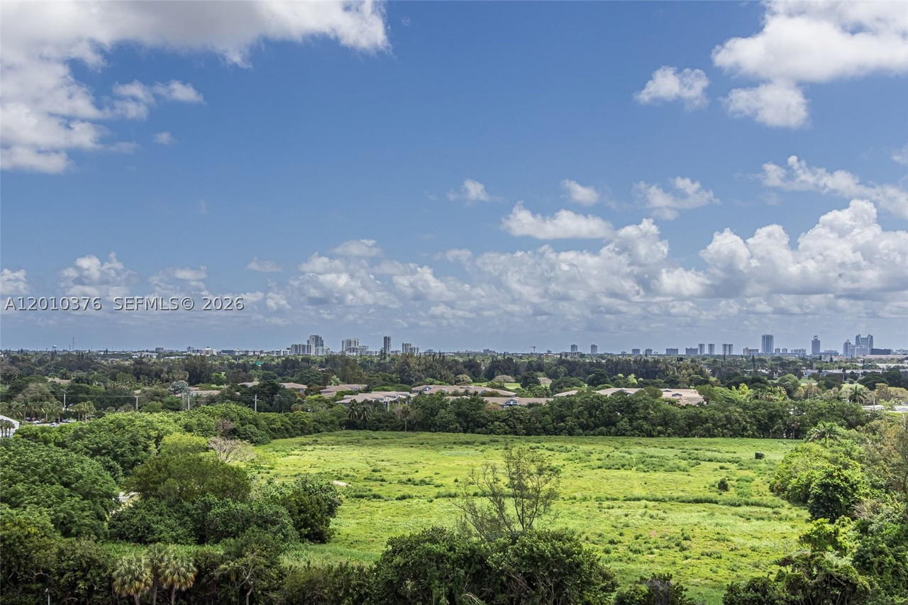 Real estate property located at 3800 Hillcrest Dr #1211, Broward, Hillcrest East No 25 Cond, Hollywood, FL