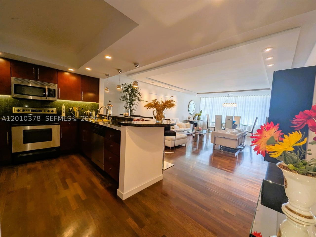 Real estate property located at 5600 Collins Ave #9E, Miami-dade, 5600 Condo, Miami Beach, FL