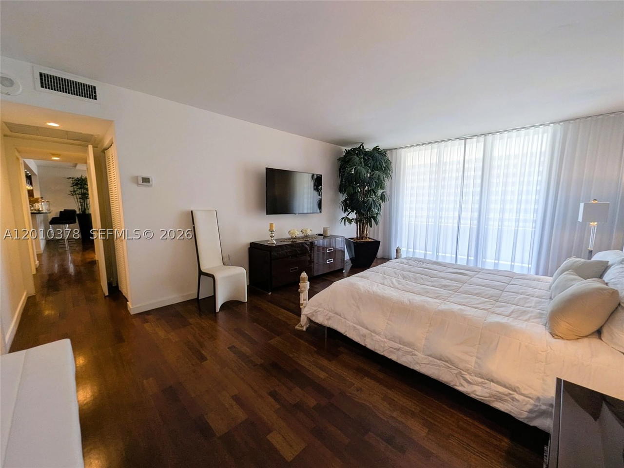 Real estate property located at 5600 Collins Ave #9E, Miami-dade, 5600 Condo, Miami Beach, FL