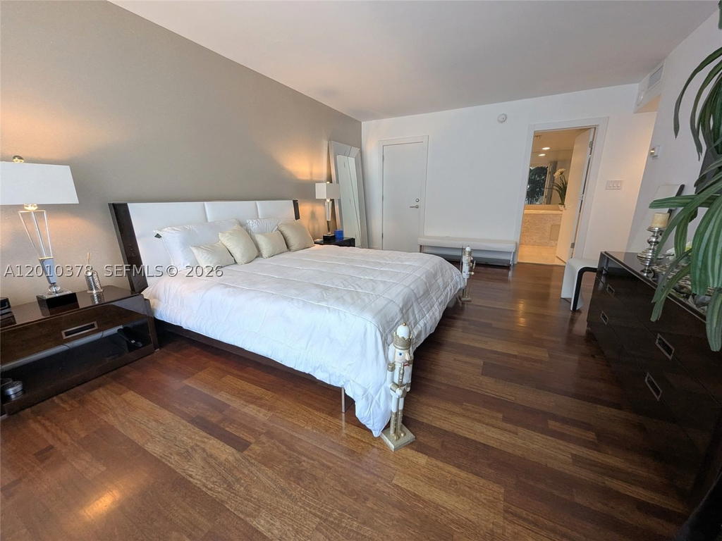 Real estate property located at 5600 Collins Ave #9E, Miami-dade, 5600 Condo, Miami Beach, FL