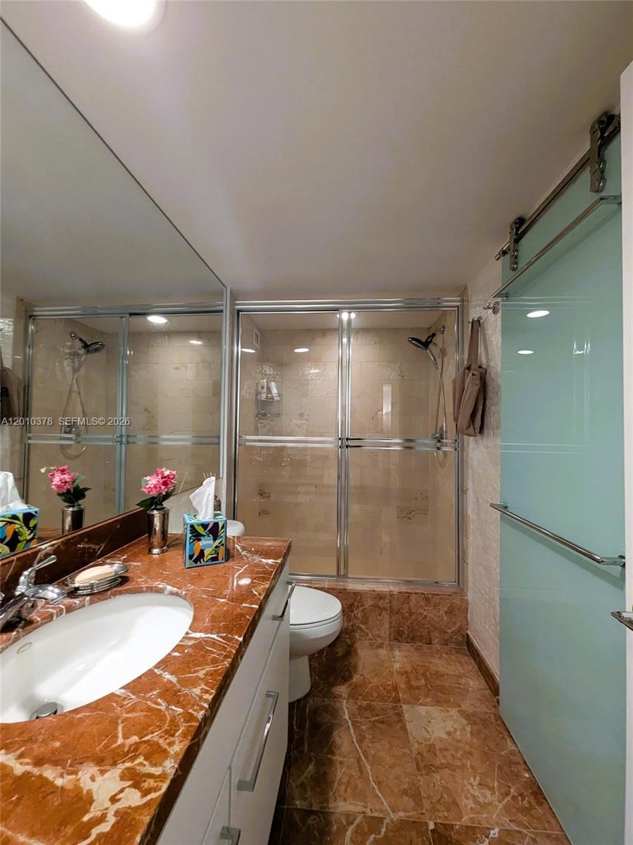 Real estate property located at 5600 Collins Ave #9E, Miami-dade, 5600 Condo, Miami Beach, FL