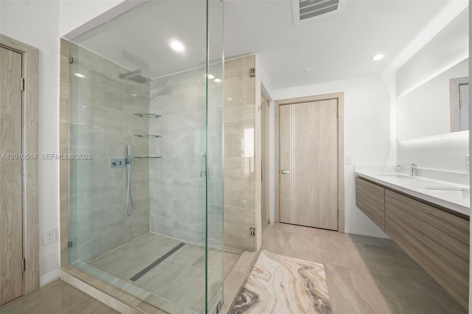 Real estate property located at 460 28th St #2405, Miami-dade, Icon Bay Condo, Miami, FL