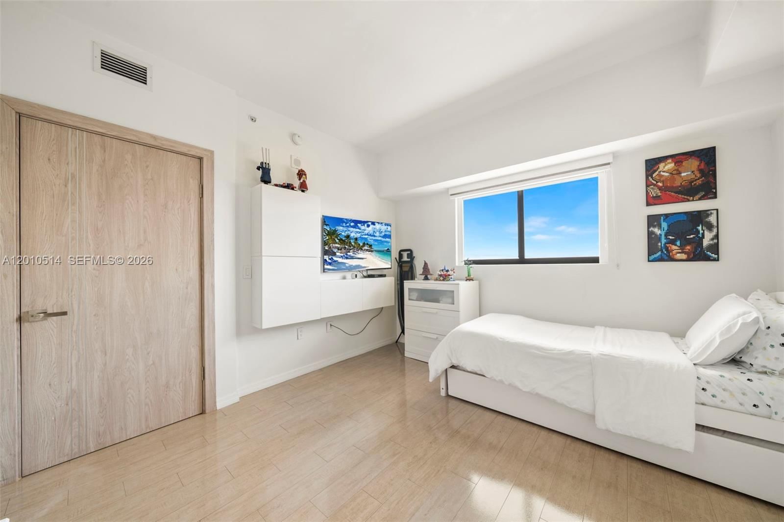 Real estate property located at 460 28th St #2405, Miami-dade, Icon Bay Condo, Miami, FL