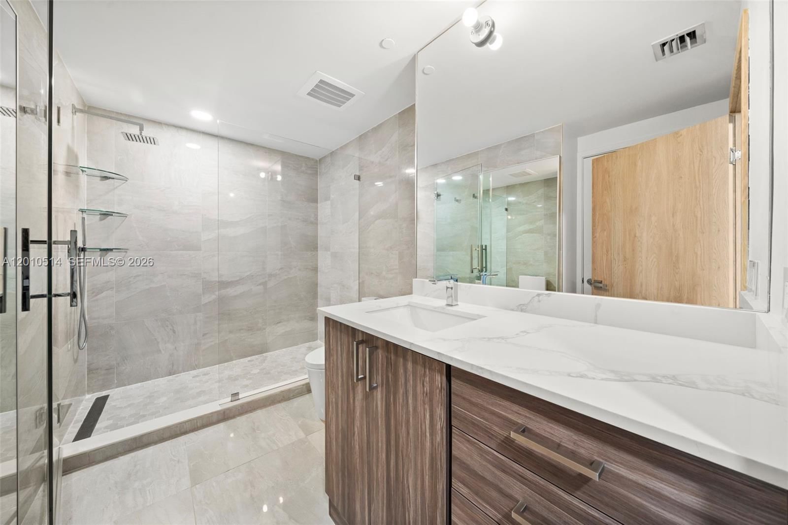 Real estate property located at 460 28th St #2405, Miami-dade, Icon Bay Condo, Miami, FL