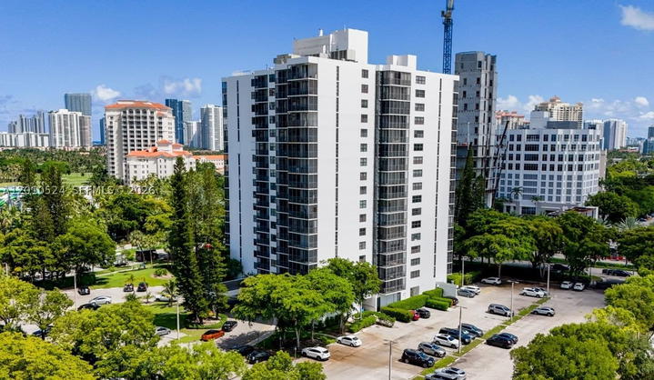 Real estate property located at 20100 Country Club Dr #504, Miami-dade, Bonavida Condo, Aventura, FL