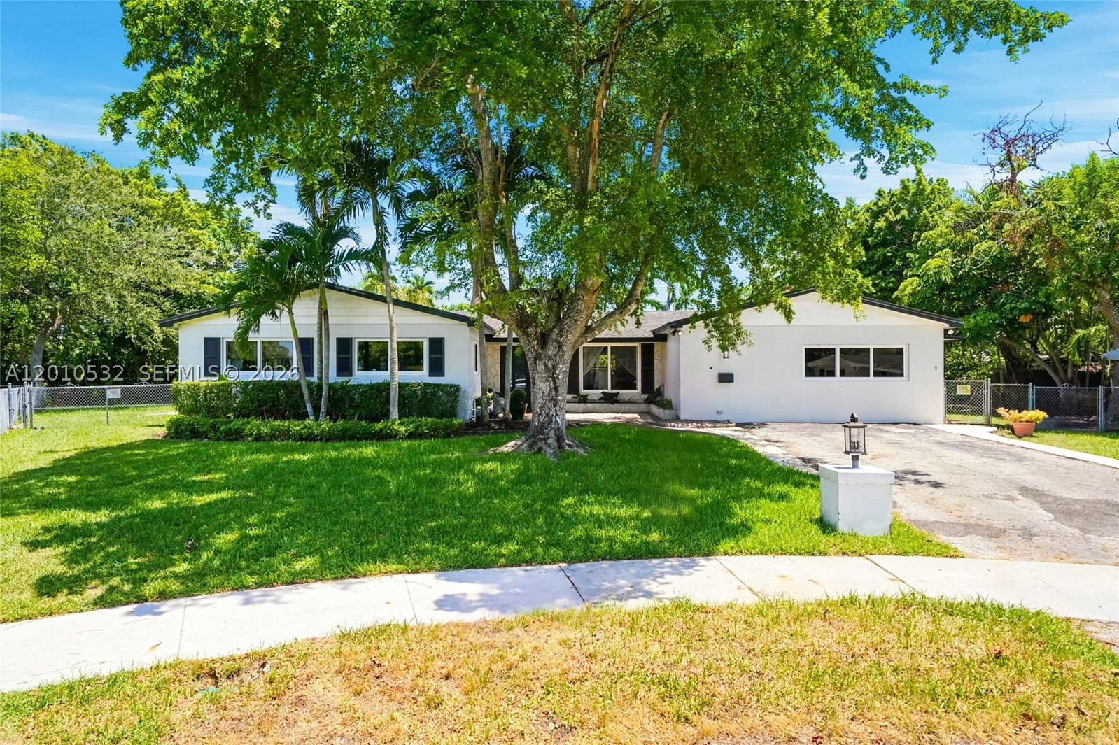 Real estate property located at 9331 104th Ct, Miami-dade, Kendale Sec 1, Miami, FL