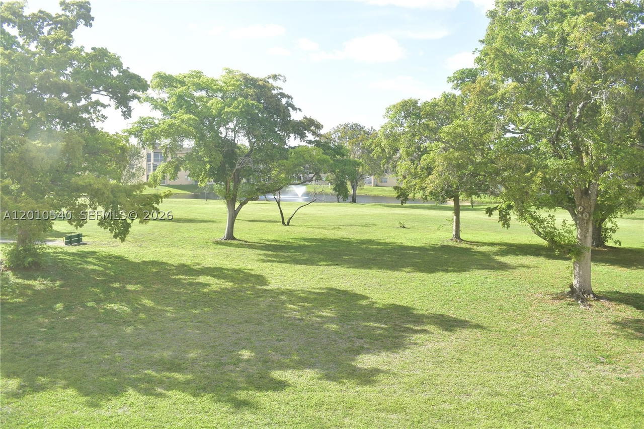 Real estate property located at 9321 Sunrise Lakes Blvd #201, Broward, Sunrise Lakes 94 Condo, Sunrise, FL