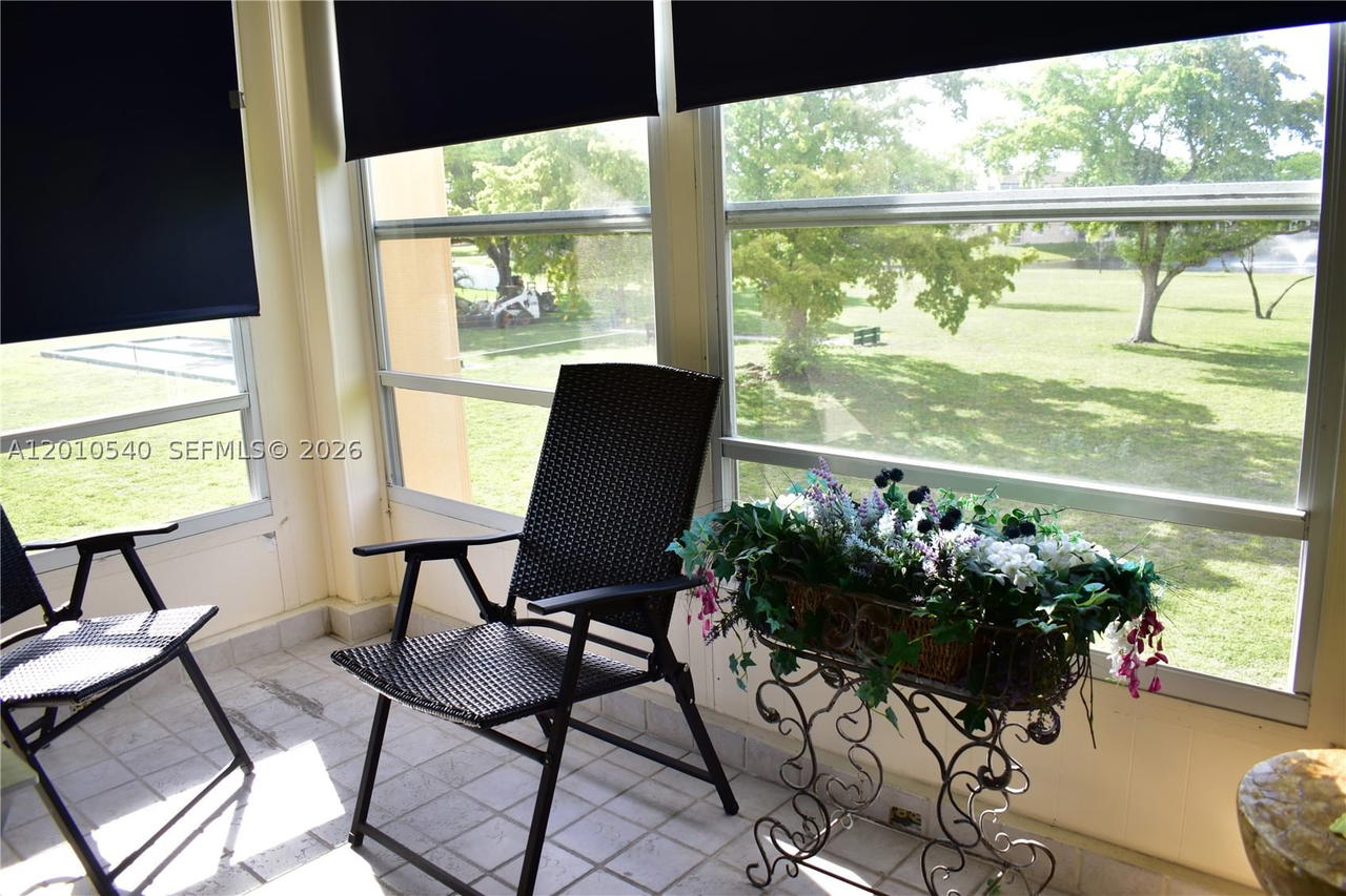 Real estate property located at 9321 Sunrise Lakes Blvd #201, Broward, Sunrise Lakes 94 Condo, Sunrise, FL