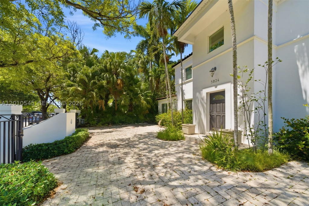 Real estate property located at 5824 Alton Rd, Miami-dade, La Gorce Golf Sub, Miami Beach, FL