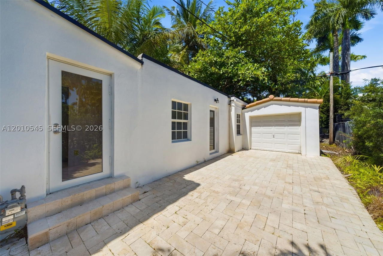 Real estate property located at 5824 Alton Rd, Miami-dade, La Gorce Golf Sub, Miami Beach, FL