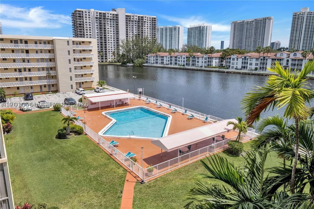 Real estate property located at 2999 Point East Dr C101, Miami-dade, Point East One Condo-bldg, Aventura, FL