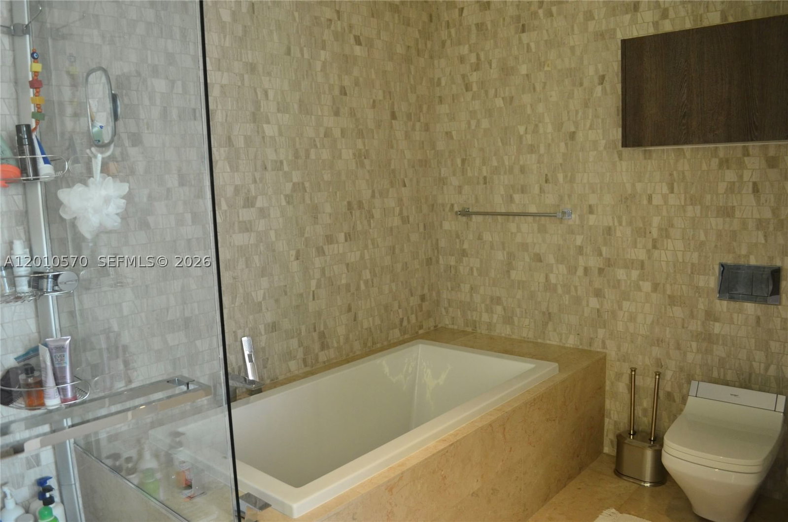 Real estate property located at 68 6th St #2708, Miami-dade, Reach Condo, Miami, FL