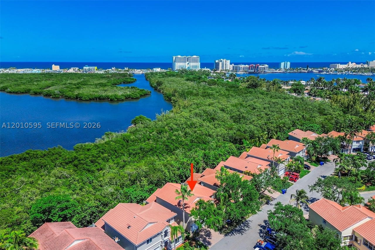 Real estate property located at 1065 Weeping Willow Way, Broward, West Lake Village Plat, Hollywood, FL