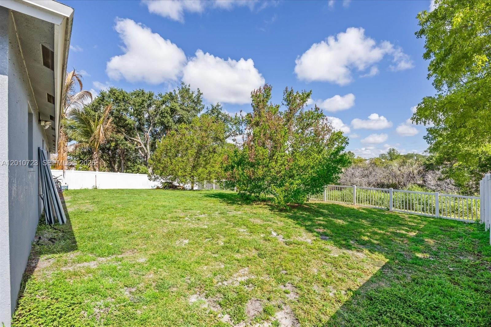Real estate property located at 115 Glenwood Dr, St Lucie, Port St Lucie Section 18, Port St Lucie, FL
