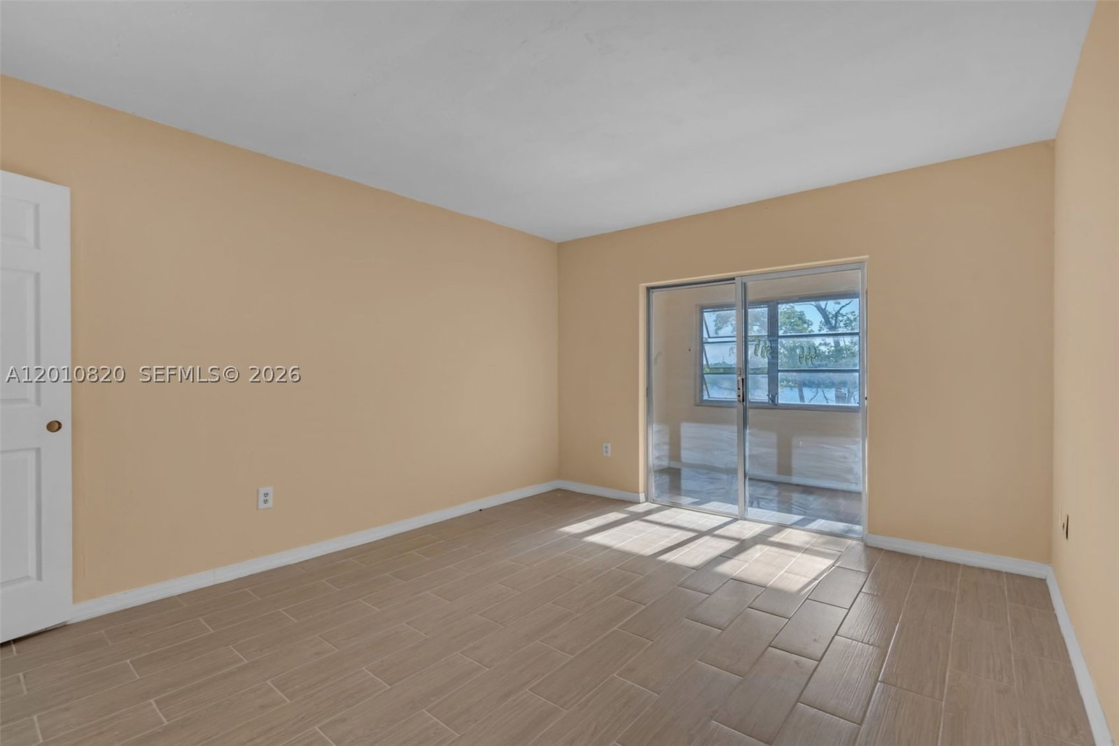 Real estate property located at 18900 3rd Ct #520, Miami-dade, Star Lakes Estates No 5 C, Miami, FL