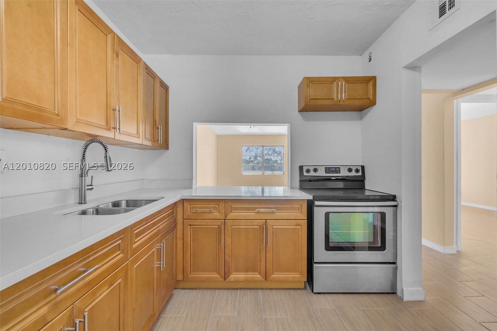 Real estate property located at 18900 3rd Ct #520, Miami-dade, Star Lakes Estates No 5 C, Miami, FL