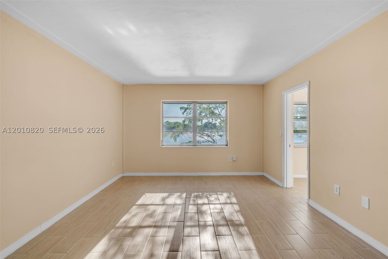 Real estate property located at 18900 3rd Ct #520, Miami-dade, Star Lakes Estates No 5 C, Miami, FL