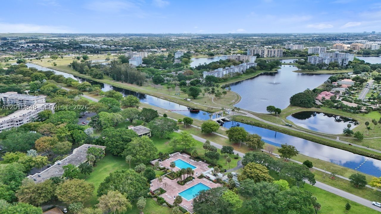 Real estate property located at 575 Oaks Ln #508, Broward, No 61 Palm-aire Country Cl, Pompano Beach, FL